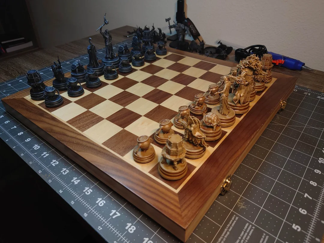 【PC游戏】太酷了！玩家用树脂3D打印《艾尔登法环》版国际象棋-第1张