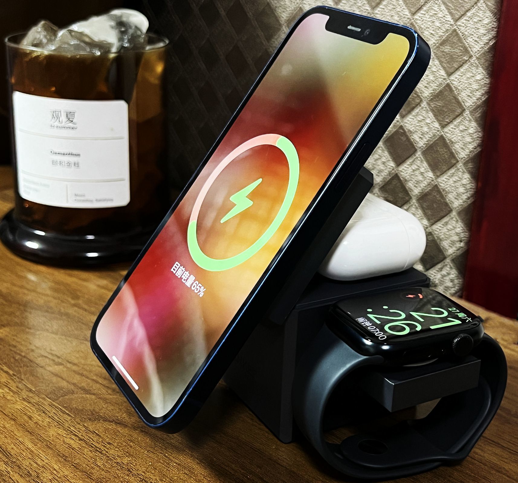 千元充电器？安克Anker磁力魔方一线解决苹果全家桶充电难题