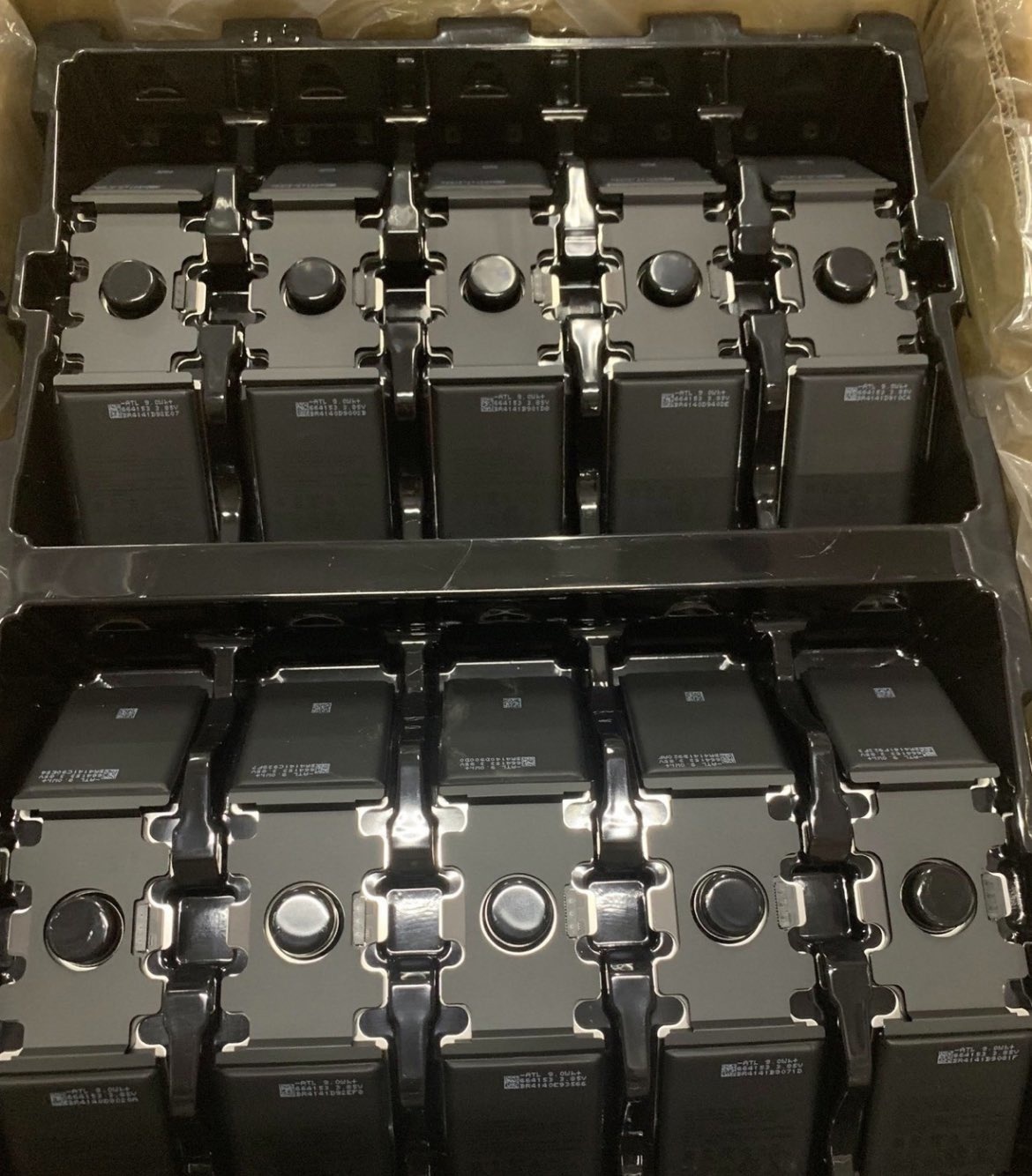 【球盟会】苹果 Vision Pro 头显电池曝光：4780 毫安时、中国德赛制造