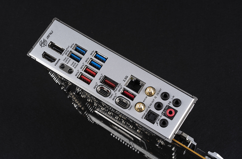 【球盟会】White Moonlight — 打造一台静谧且优雅的性能主机