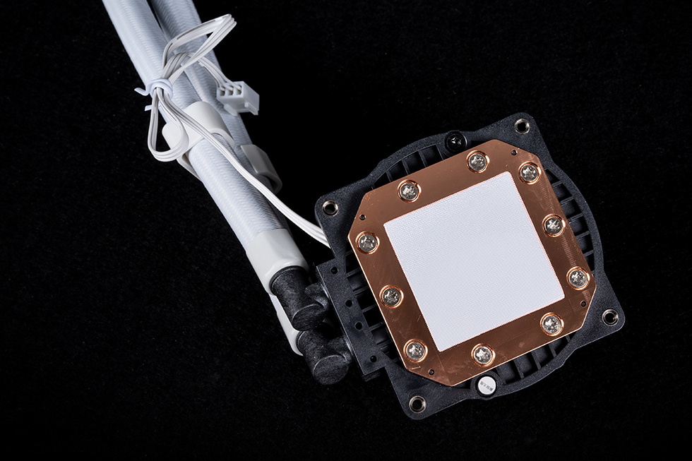 【球盟会】White Moonlight — 打造一台静谧且优雅的性能主机