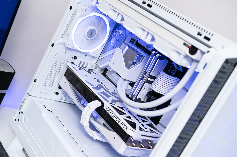 【球盟会】White Moonlight — 打造一台静谧且优雅的性能主机