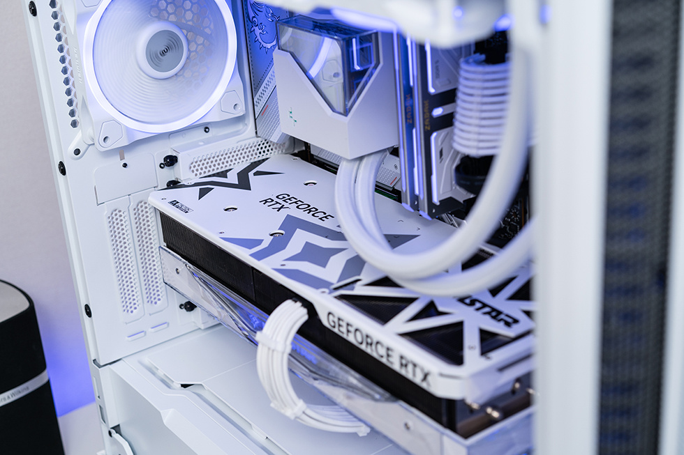 【球盟会】White Moonlight — 打造一台静谧且优雅的性能主机