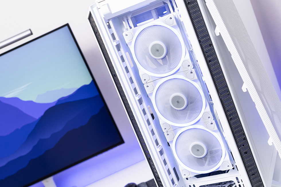 【球盟会】White Moonlight — 打造一台静谧且优雅的性能主机