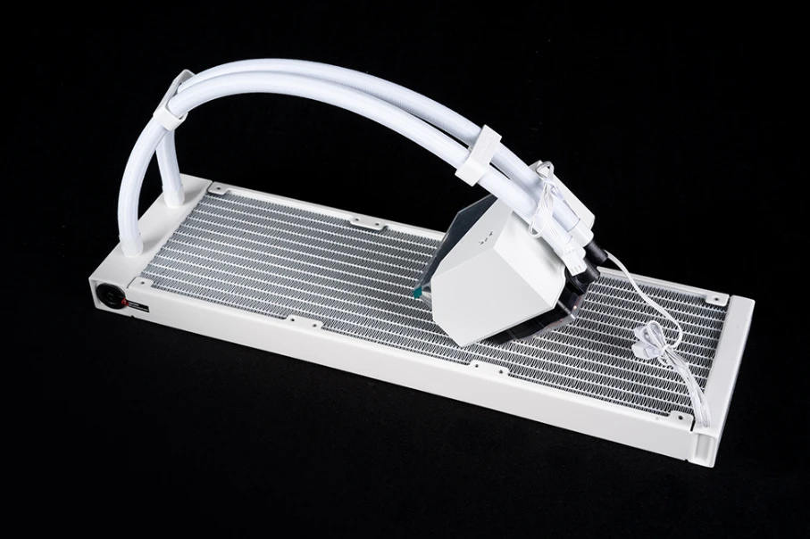 【球盟会】White Moonlight — 打造一台静谧且优雅的性能主机