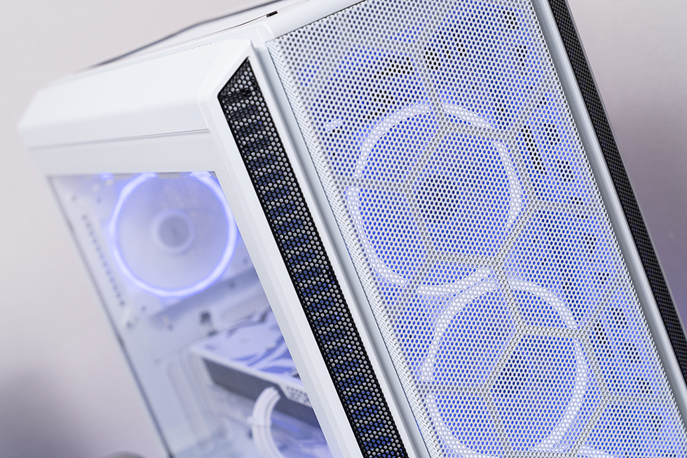 【球盟会】White Moonlight — 打造一台静谧且优雅的性能主机