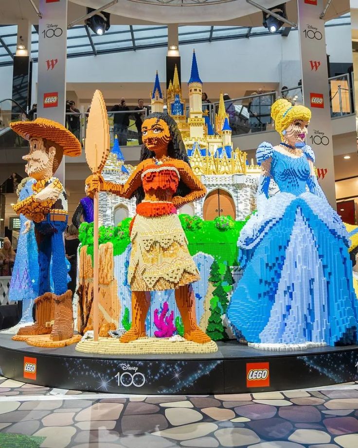 【周邊專區】樂高迪士尼一百年紀念模型在澳大利亞威斯特菲爾德購物中心展出-第1張