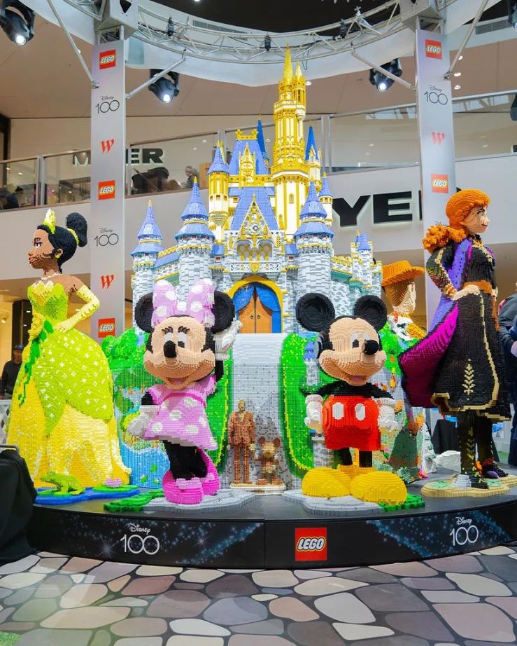 【周邊專區】樂高迪士尼一百年紀念模型在澳大利亞威斯特菲爾德購物中心展出