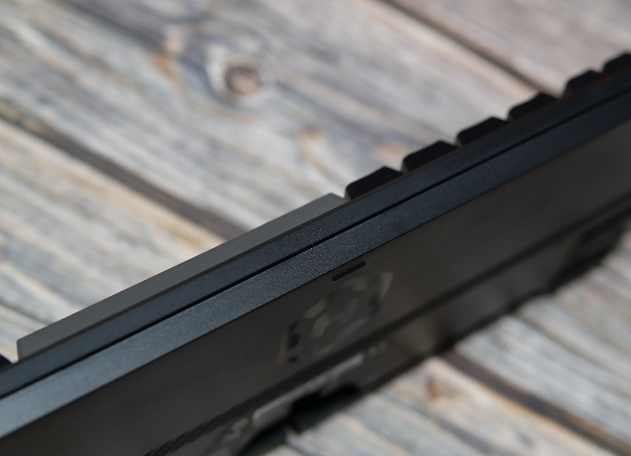 精准杀入市场空缺，黑峡谷性价比最高的键盘，M3简拆评测