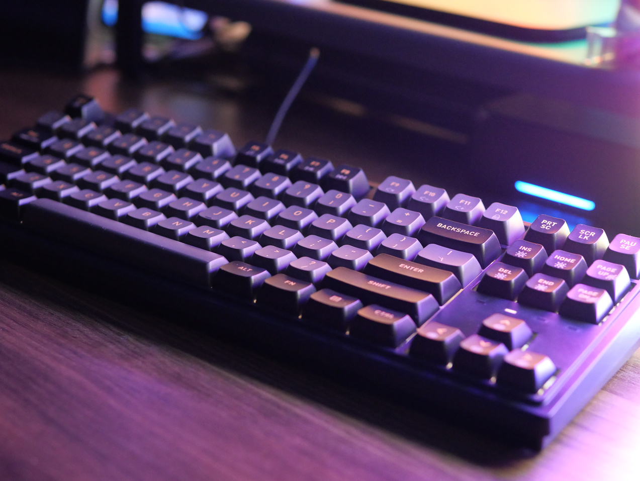 精准杀入市场空缺，黑峡谷性价比最高的键盘，M3简拆评测