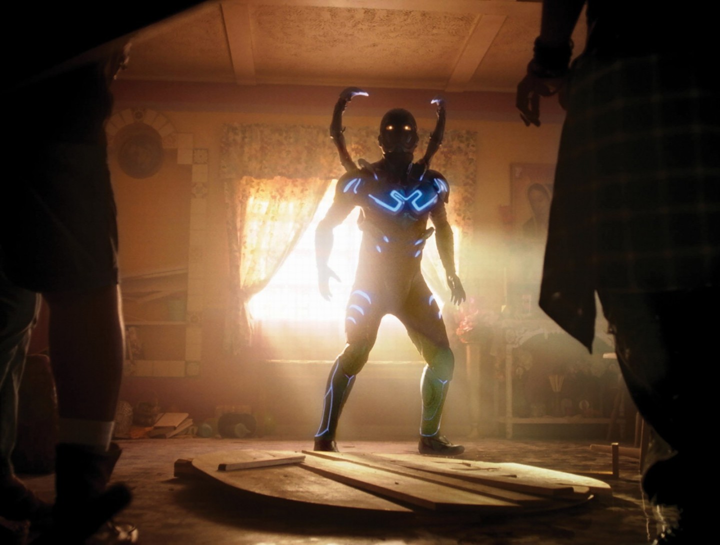【影視動漫】DC超英新片《藍甲蟲》新劇照 超酷戰甲展示-第4張
