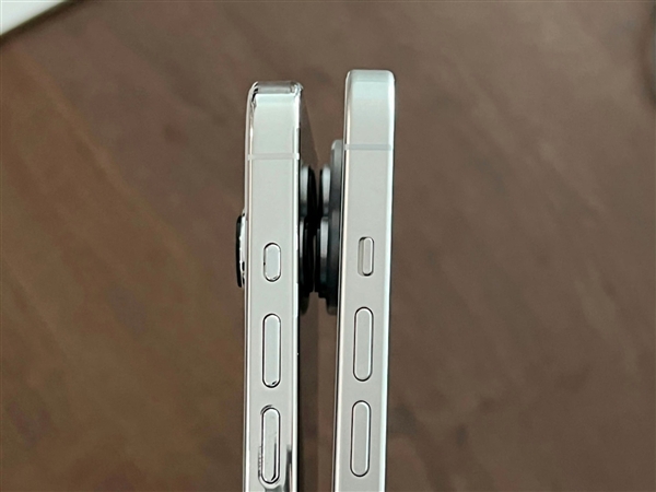 蘋果iPhone 15 Pro/14 Pro機模對比：近20年曆史的靜音撥片沒了