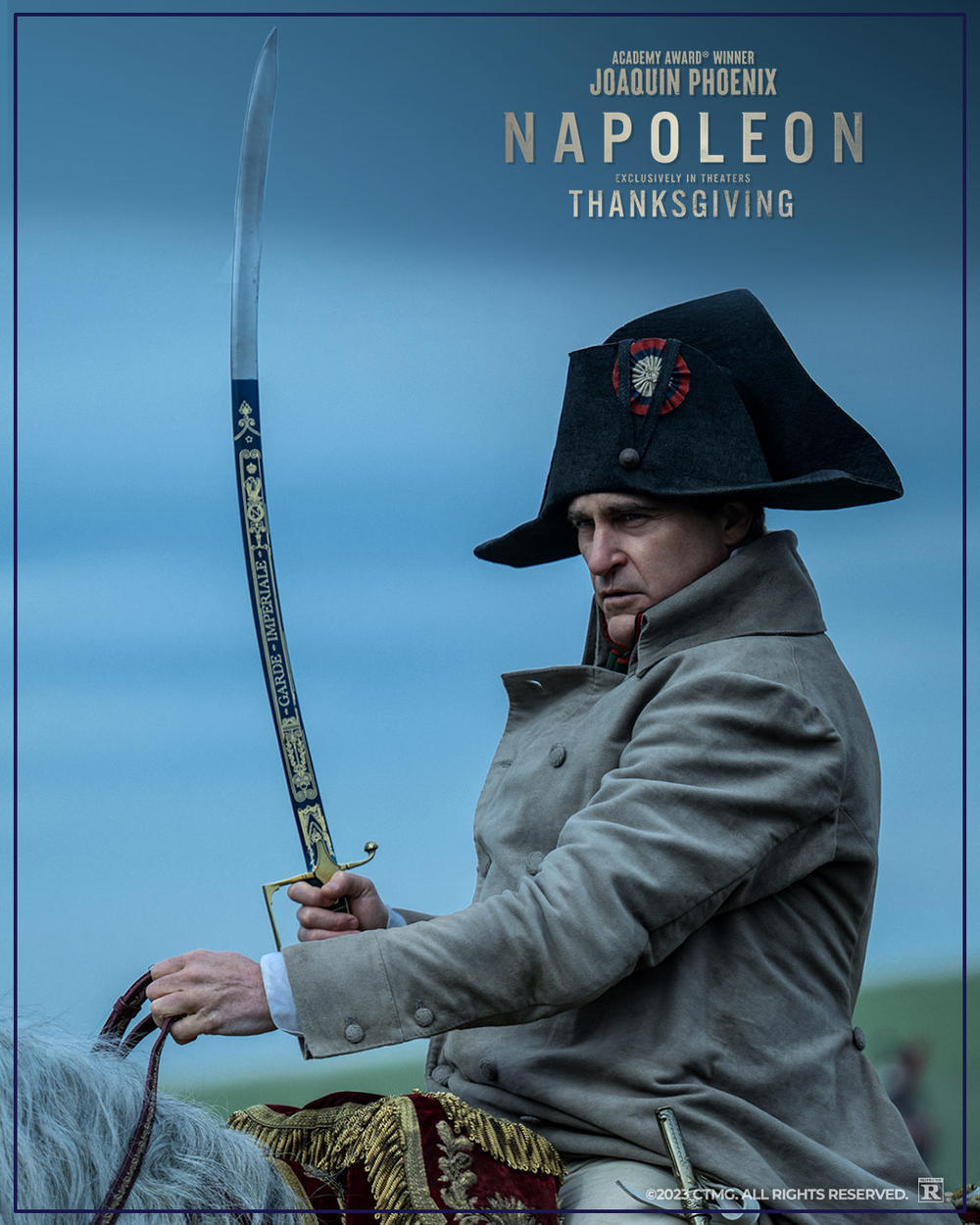 《拿破崙》新劇照和海報 拿破崙手持長劍眼神堅定