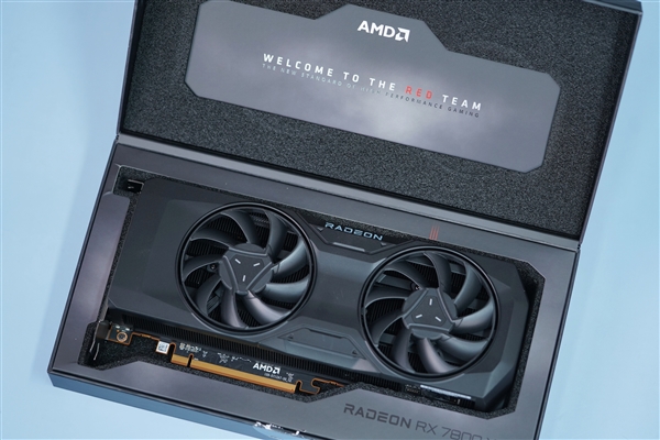 比RTX 4070更强更便宜！AMD RX 7800 XT公版图赏