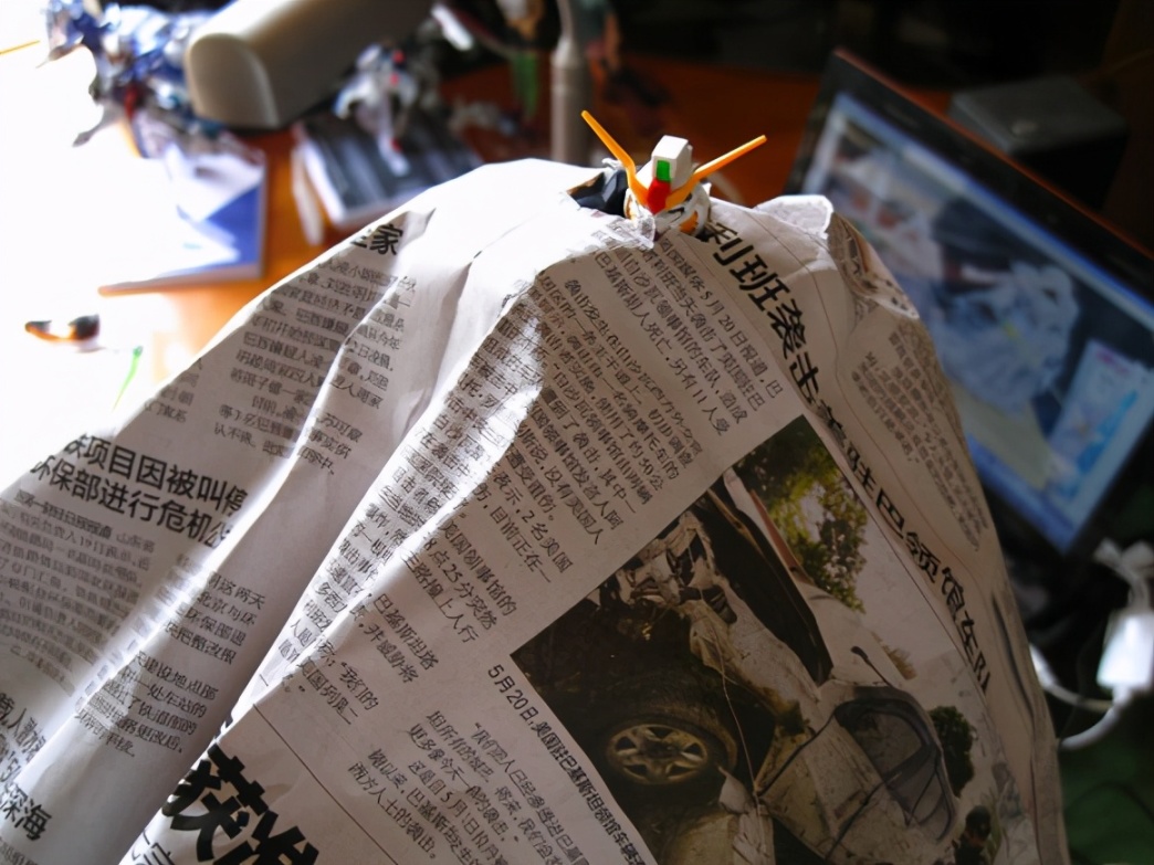 【周边专区】废弃报纸再利用，制作帅气死神高达模型披风-第1张