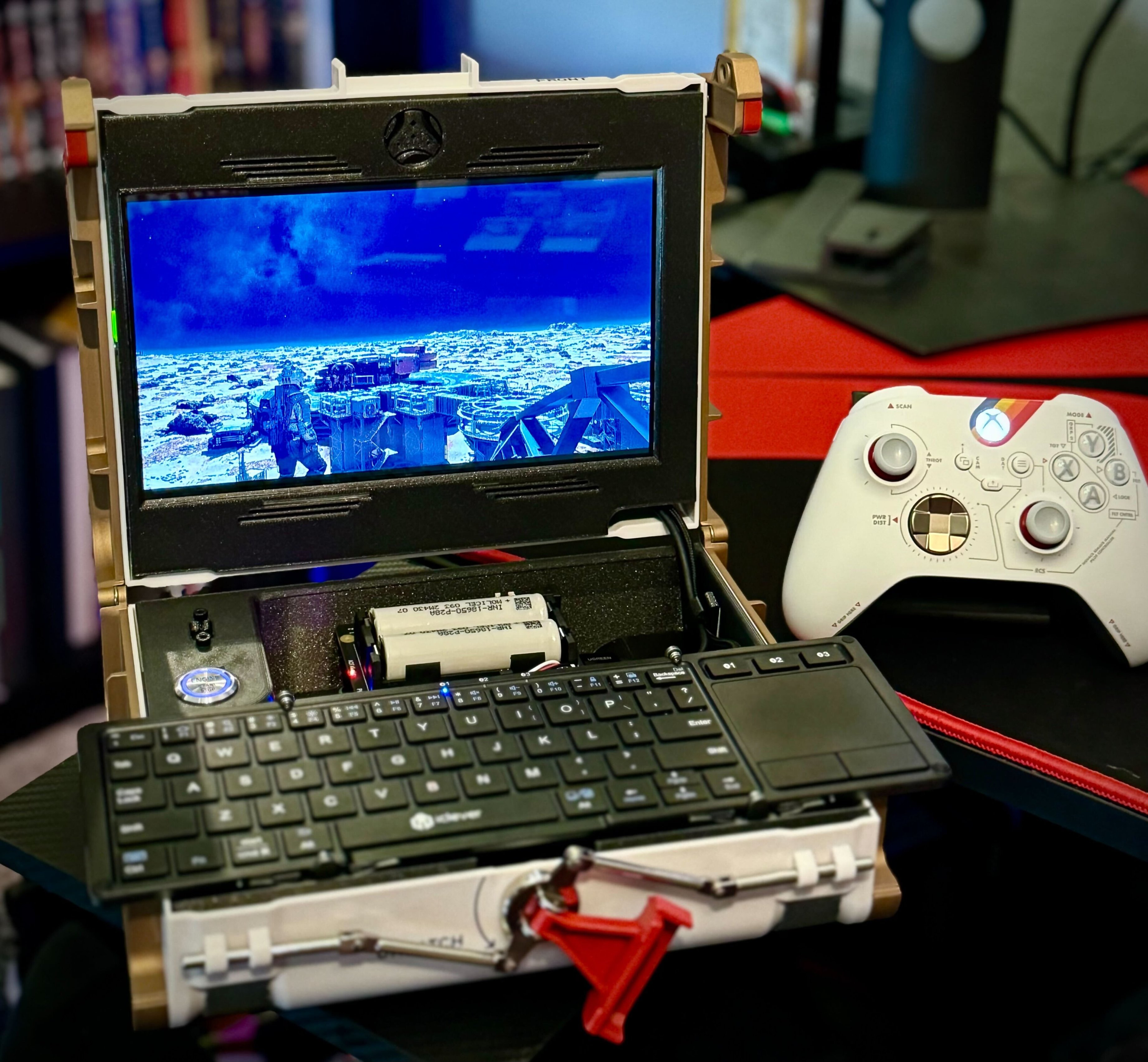 【PC游戏】有创意！玩家将《星空》收藏版手表盒改造成了游戏机-第3张