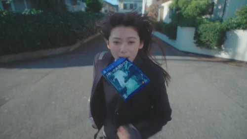 PS日本发布全新CM影片 女高中生嘴叼游戏光盘-第0张