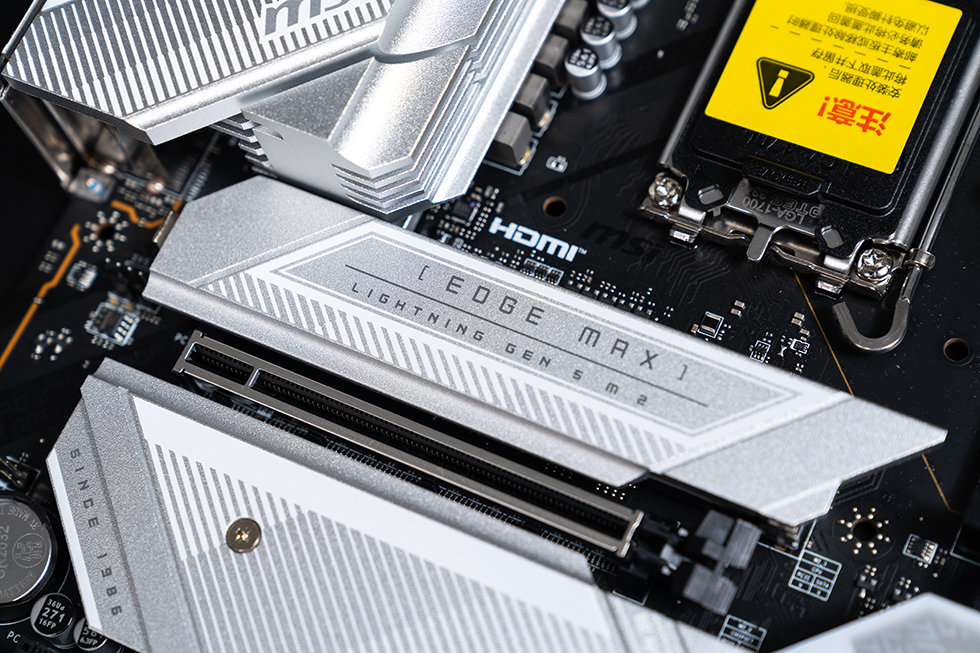 全面可视化，联力 O11D EVO RGB & TL LCD 积木风扇装机展示