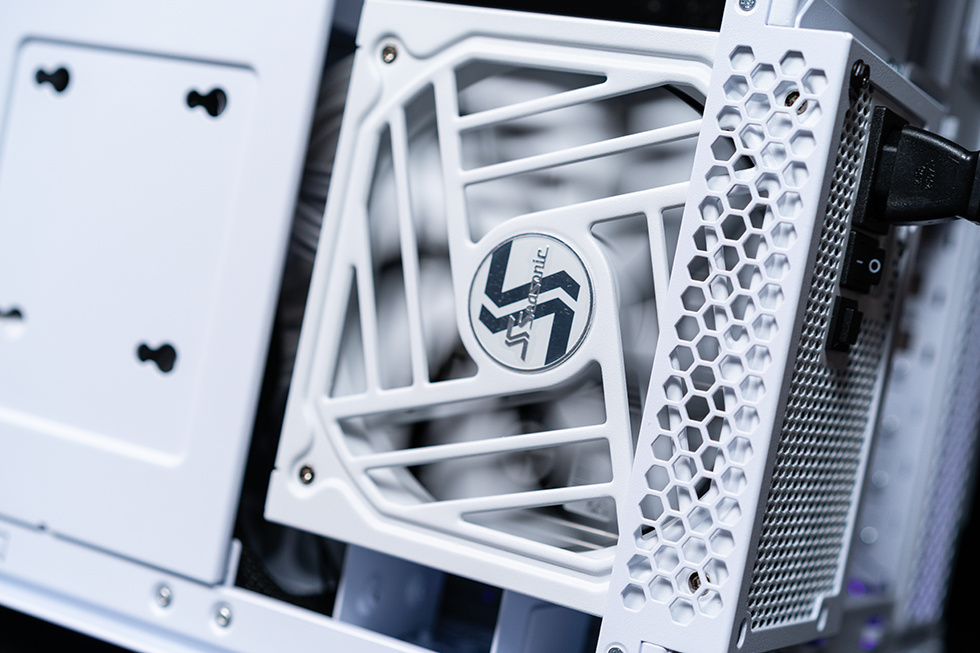 全面可视化，联力 O11D EVO RGB & TL LCD 积木风扇装机展示