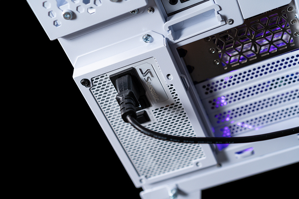 全面可视化，联力 O11D EVO RGB & TL LCD 积木风扇装机展示