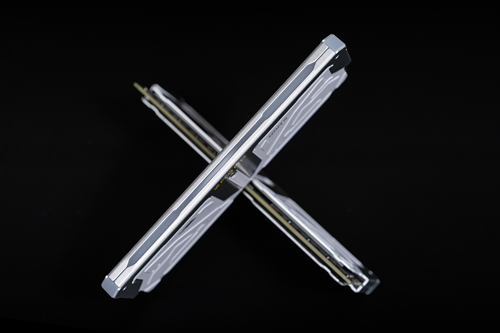 全面可视化，联力 O11D EVO RGB & TL LCD 积木风扇装机展示