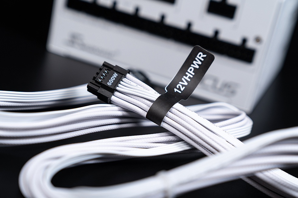 全面可视化，联力 O11D EVO RGB & TL LCD 积木风扇装机展示