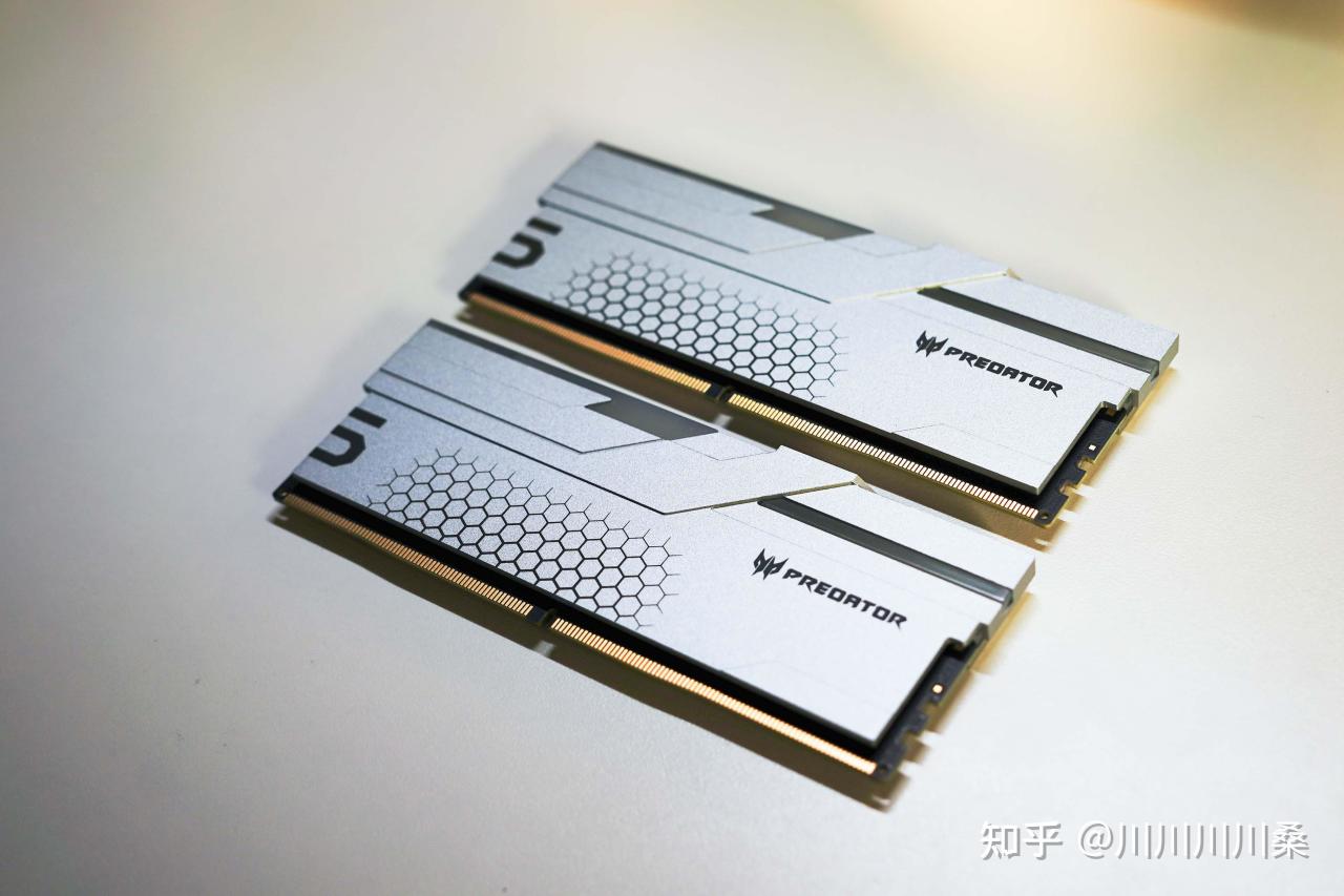 解决DDR5高频内存的容量问题丨宏碁冰刃72000MHz内存超频测试