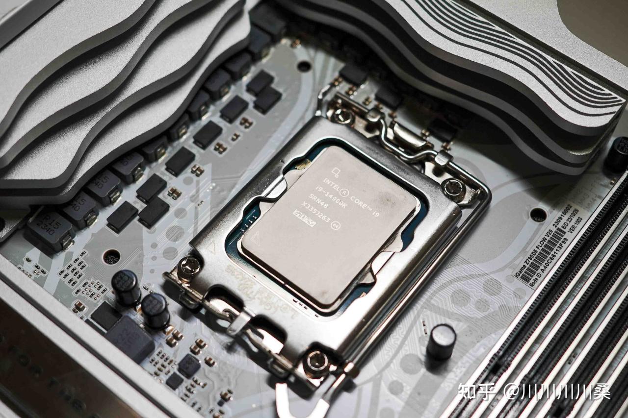 解决DDR5高频内存的容量问题丨宏碁冰刃72000MHz内存超频测试