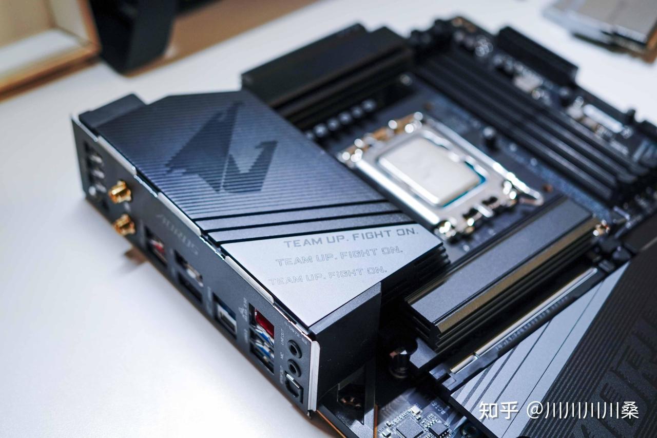 解决DDR5高频内存的容量问题丨宏碁冰刃72000MHz内存超频测试