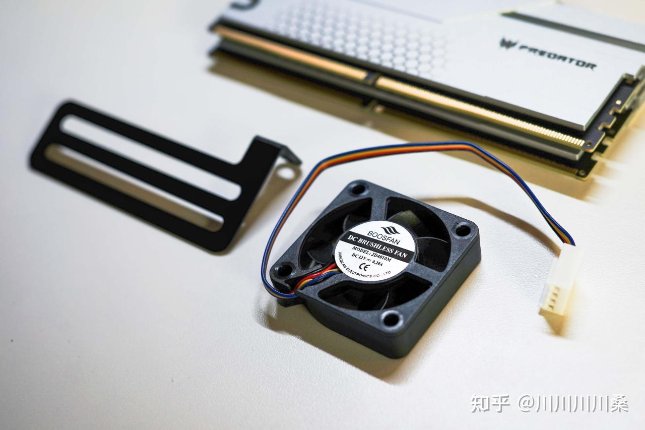 解决DDR5高频内存的容量问题丨宏碁冰刃72000MHz内存超频测试