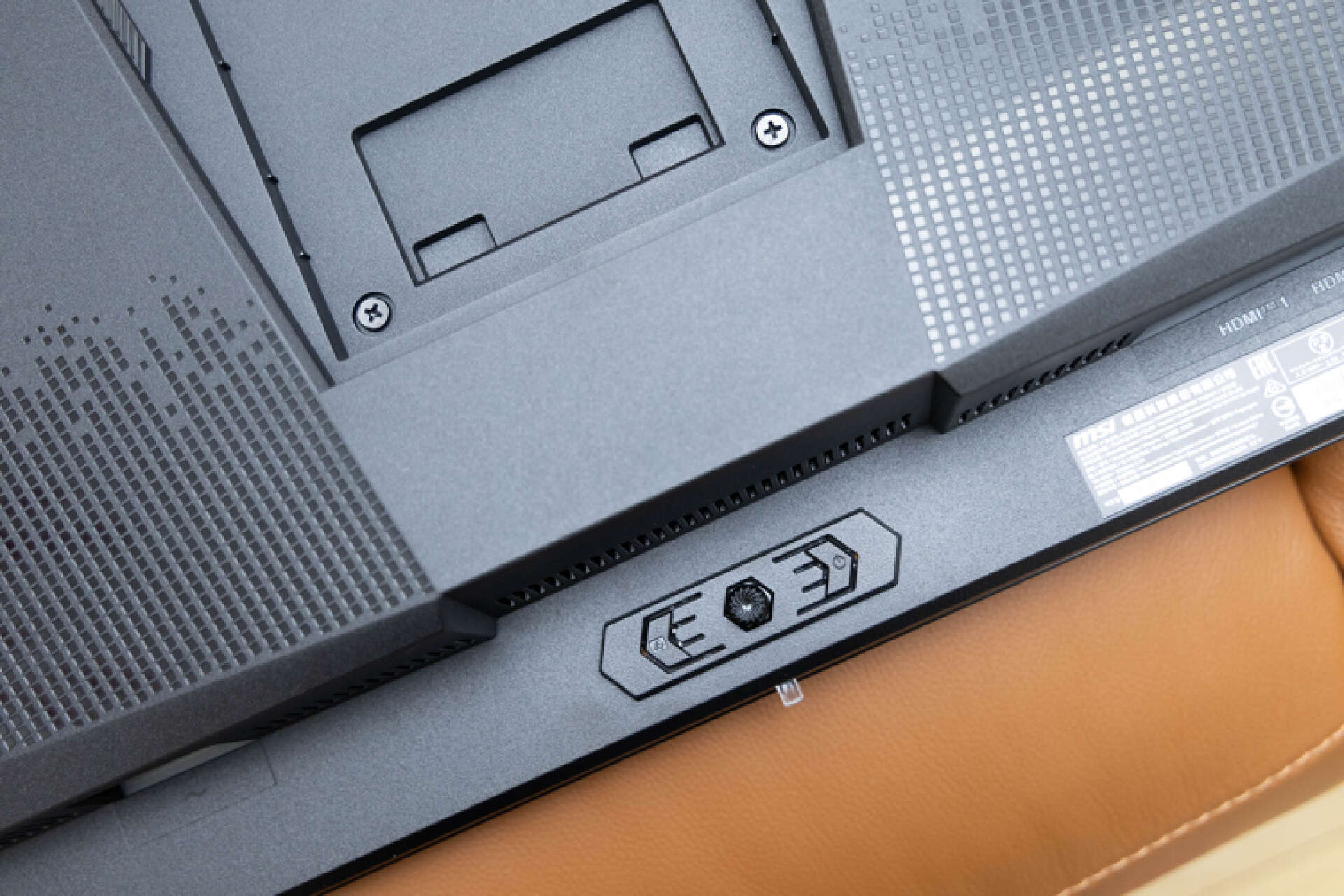 【球盟会】新一代OLED面板,99%P3色域,微星MAG 321UPX QD-OLED高端秀