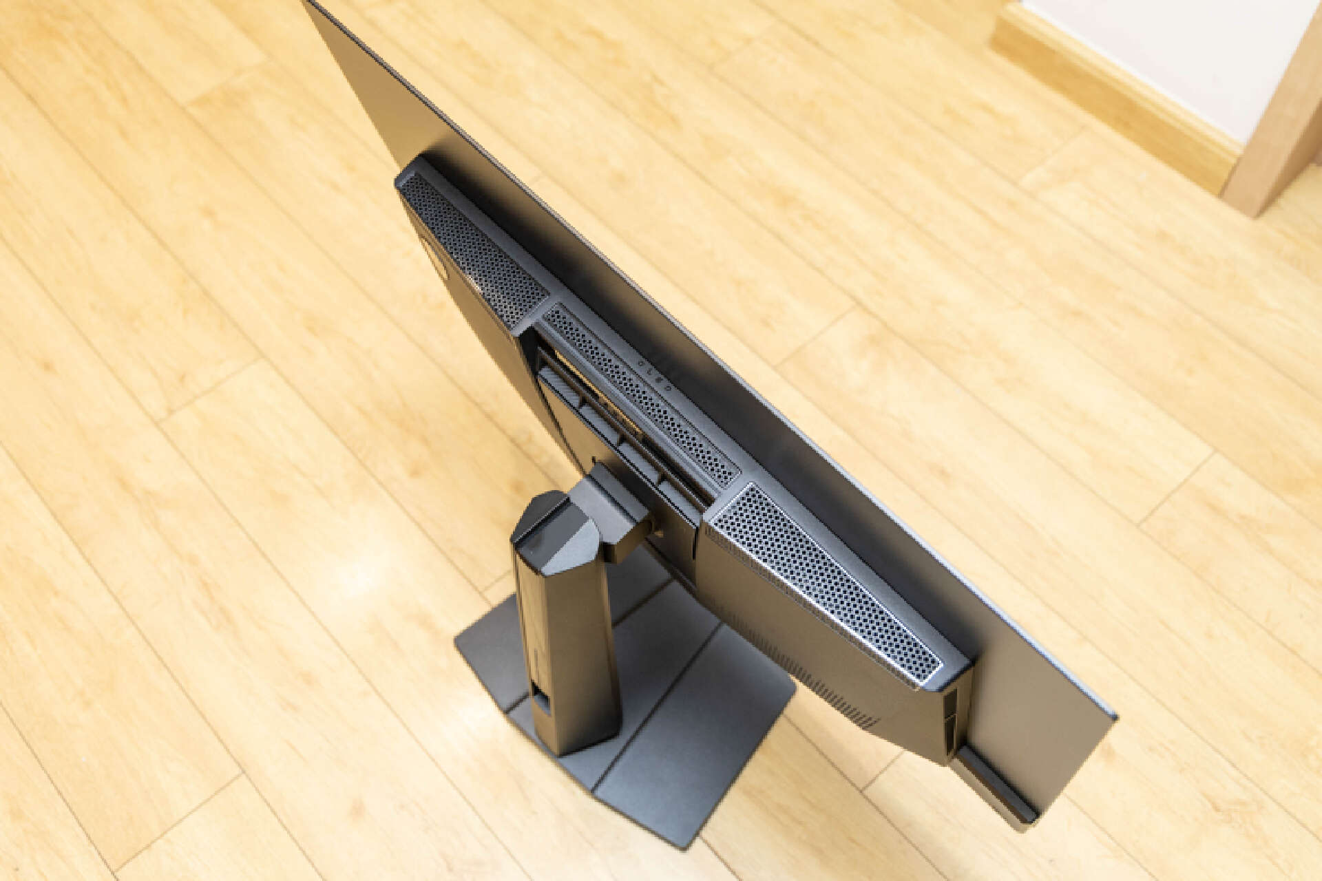 【球盟会】新一代OLED面板,99%P3色域,微星MAG 321UPX QD-OLED高端秀