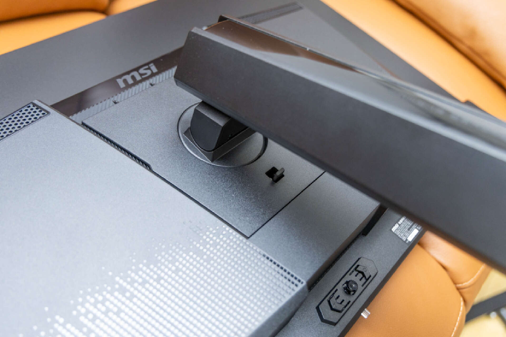 【球盟会】新一代OLED面板,99%P3色域,微星MAG 321UPX QD-OLED高端秀