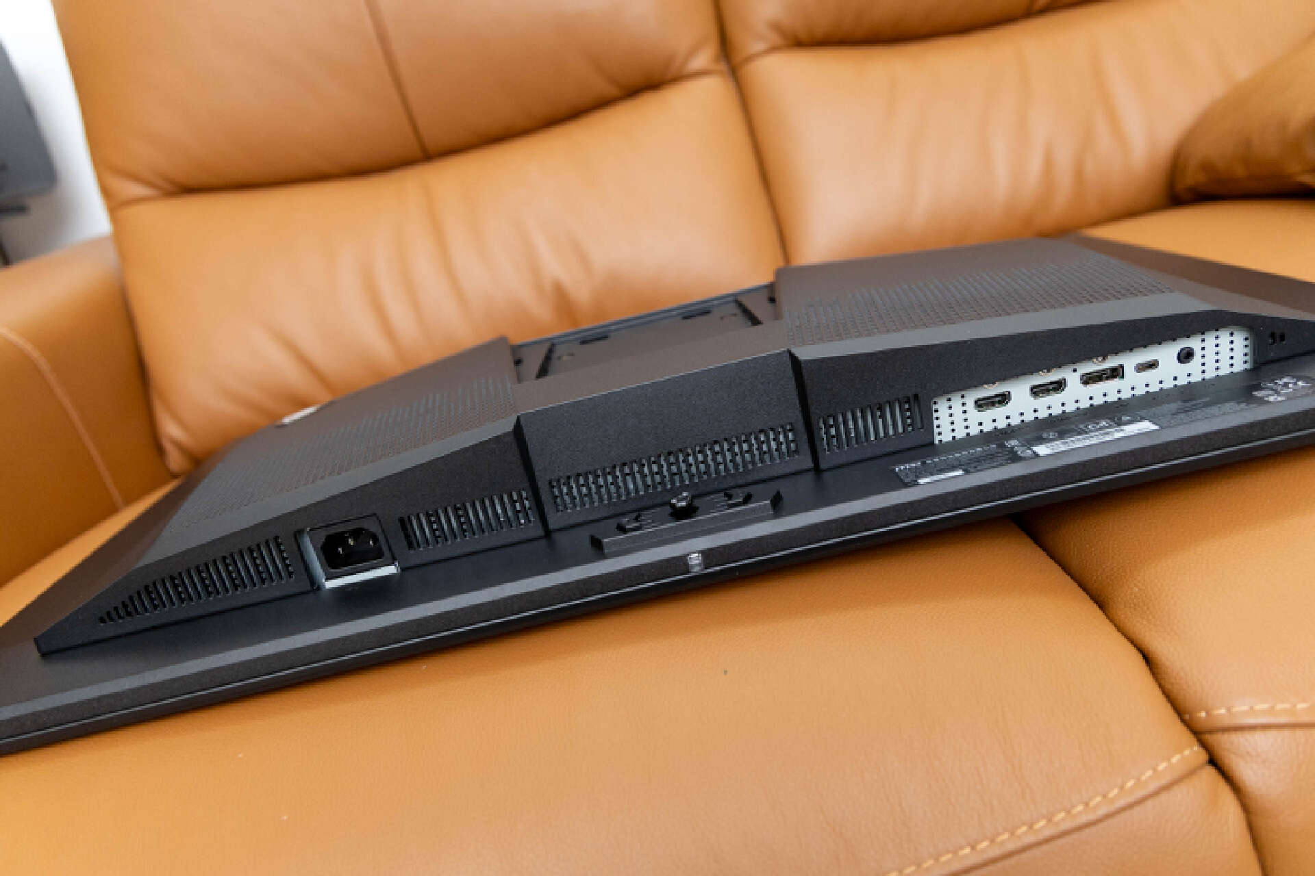 【球盟会】新一代OLED面板,99%P3色域,微星MAG 321UPX QD-OLED高端秀