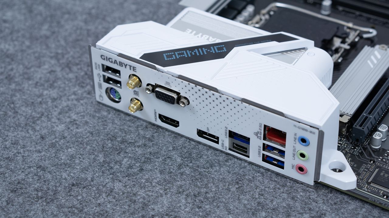 几百块主板能超8000？技嘉B760M GAMING WIFI PLUS白魔鹰实测！