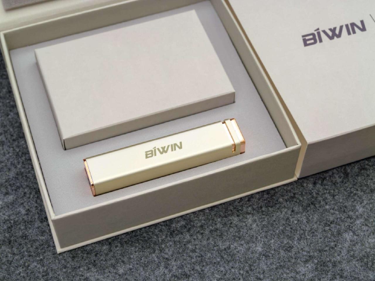 AI智能加持，极致轻巧安全的移动固态硬盘：佰维PD2000 PSSD