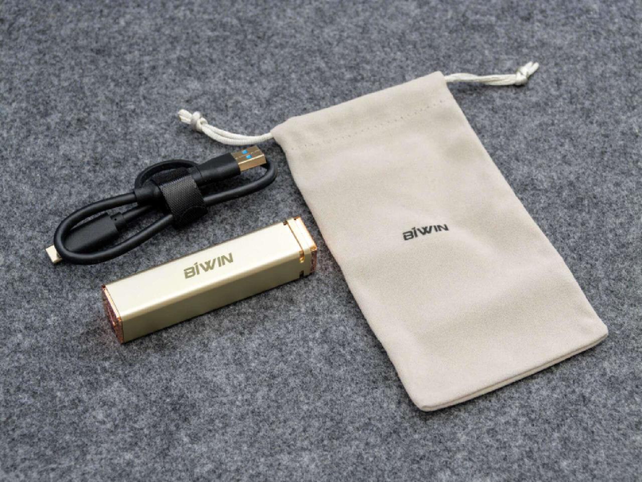 AI智能加持，极致轻巧安全的移动固态硬盘：佰维PD2000 PSSD