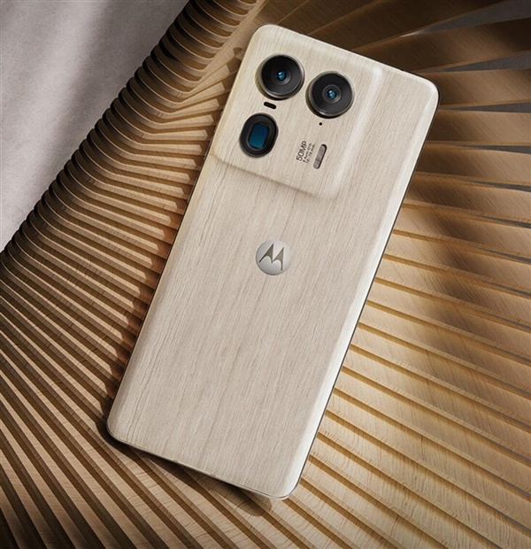 最强骁龙8s Gen3旗舰！moto X50 Ultra发布：3999元起-第1张