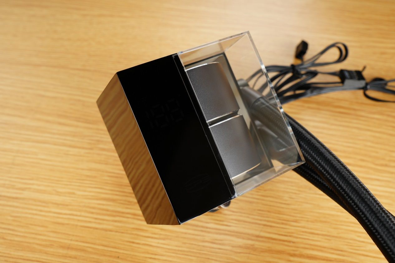 它就是目前最帅的水冷散热器，超频三DS360一体式水冷评测