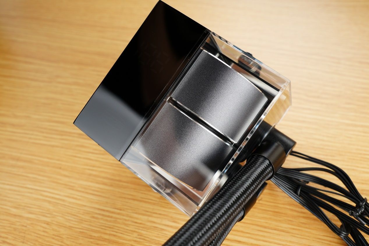 它就是目前最帅的水冷散热器，超频三DS360一体式水冷评测