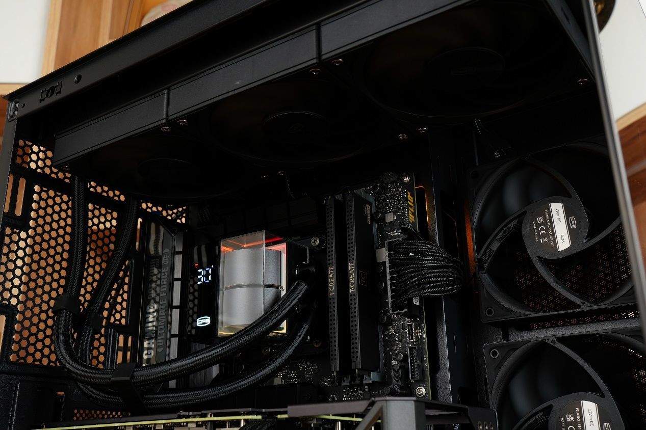 它就是目前最帅的水冷散热器，超频三DS360一体式水冷评测