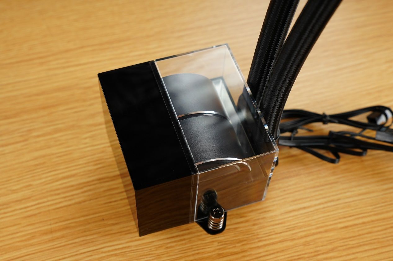 它就是目前最帅的水冷散热器，超频三DS360一体式水冷评测