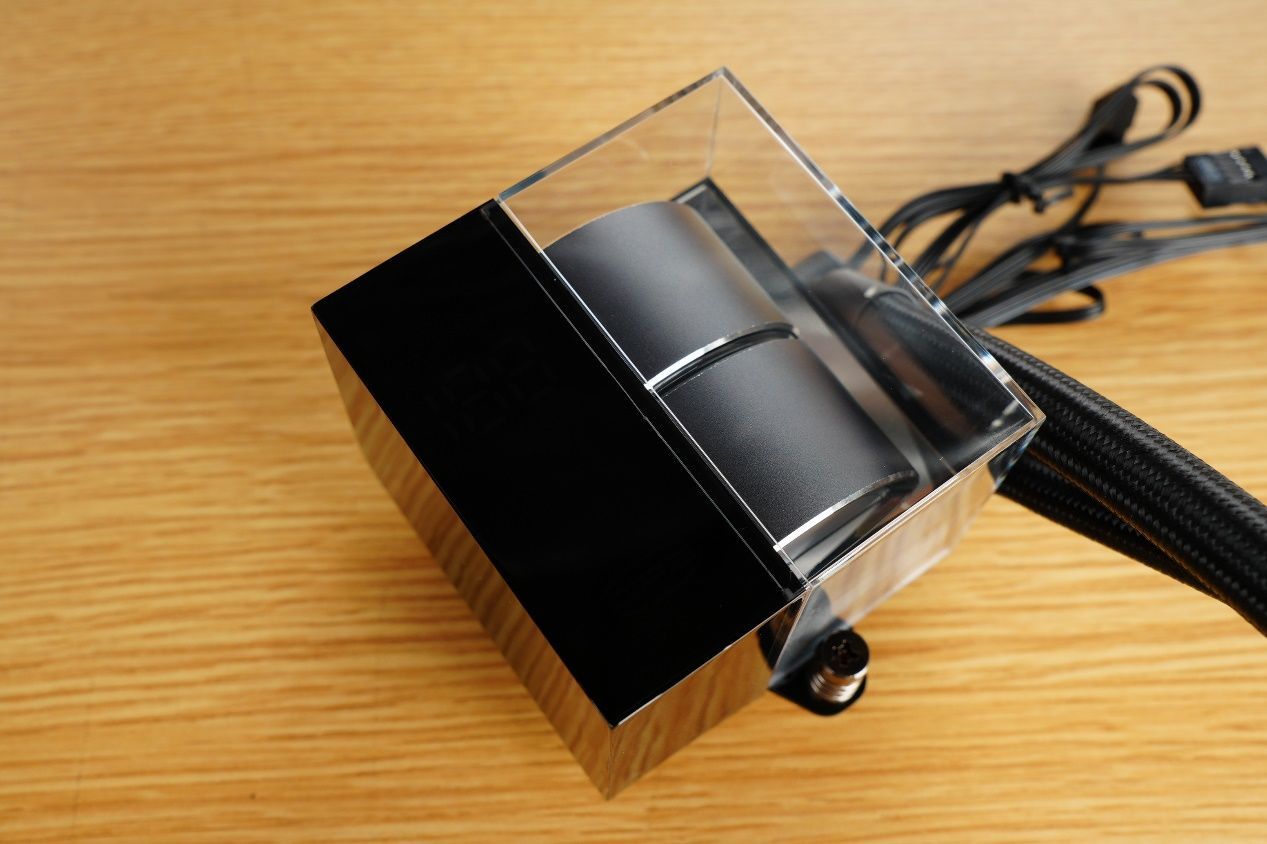 它就是目前最帅的水冷散热器，超频三DS360一体式水冷评测