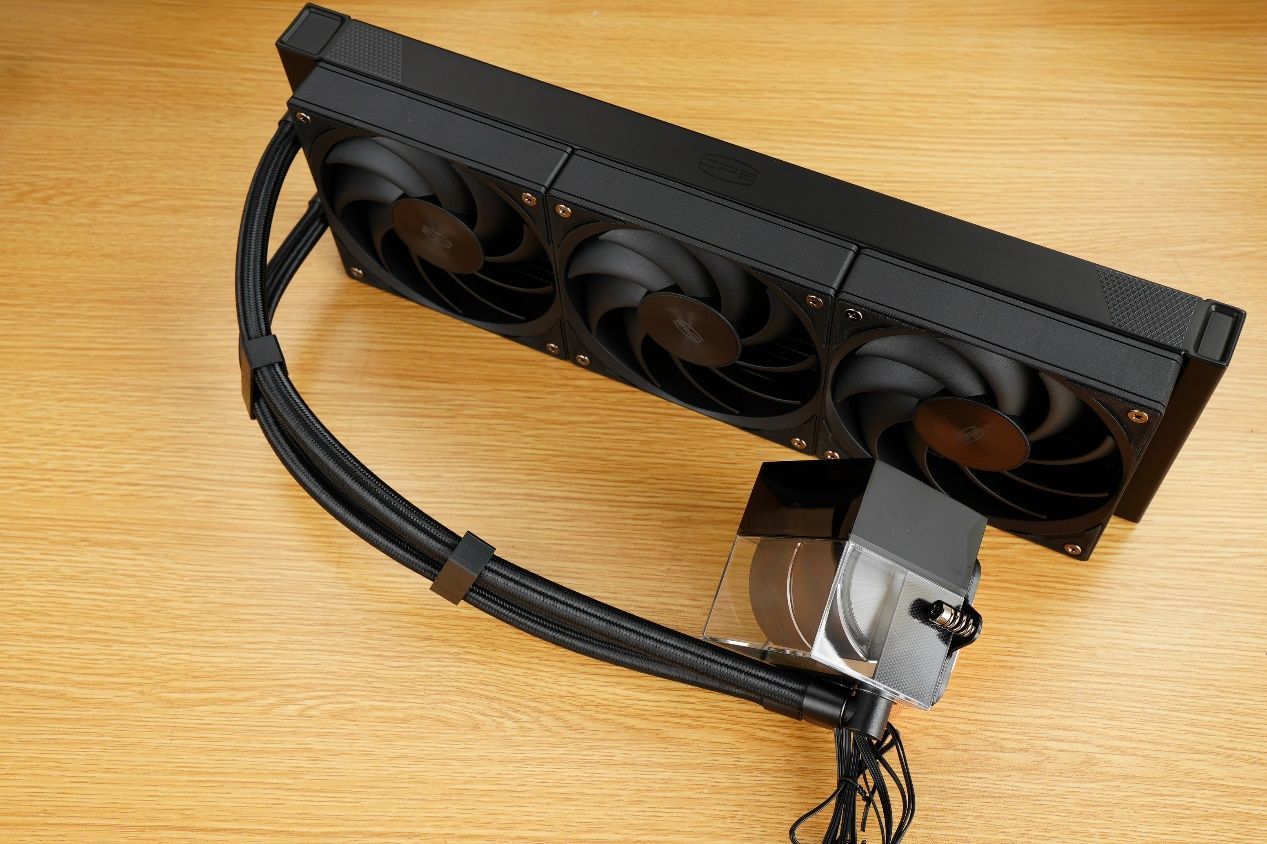 它就是目前最帅的水冷散热器，超频三DS360一体式水冷评测