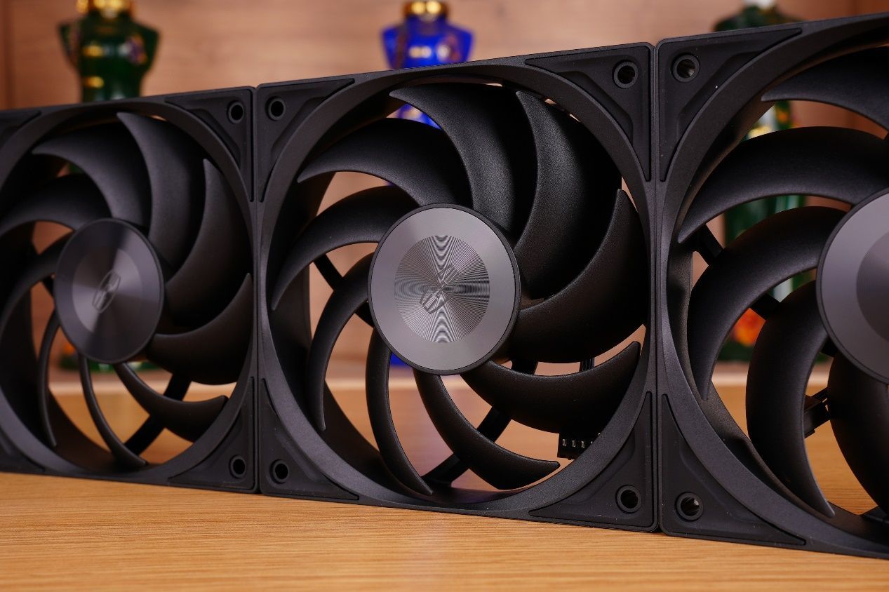 它就是目前最帅的水冷散热器，超频三DS360一体式水冷评测