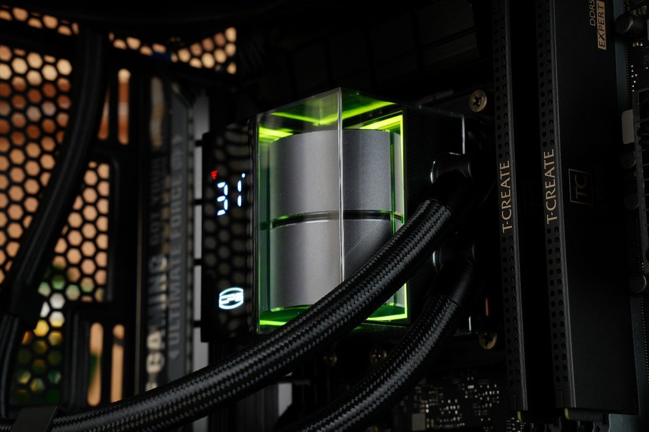 它就是目前最帅的水冷散热器，超频三DS360一体式水冷评测