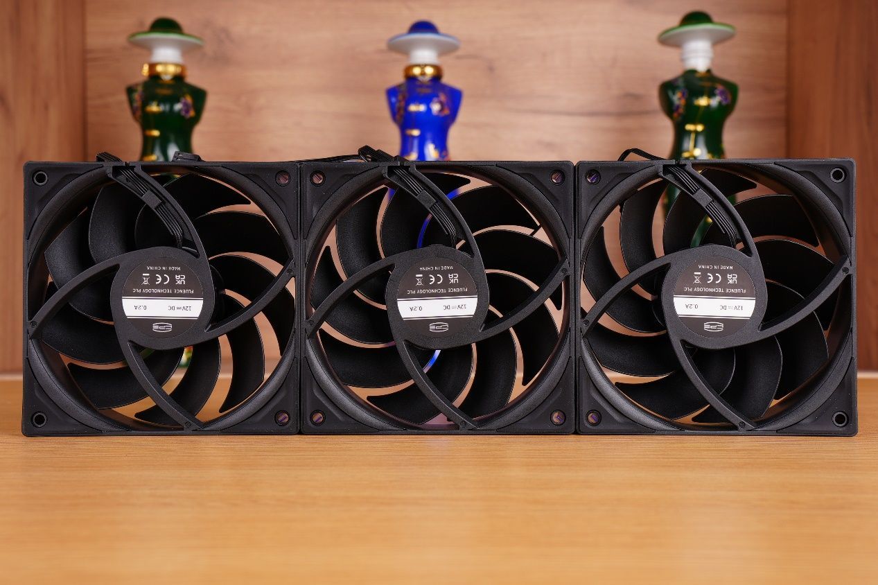 它就是目前最帅的水冷散热器，超频三DS360一体式水冷评测