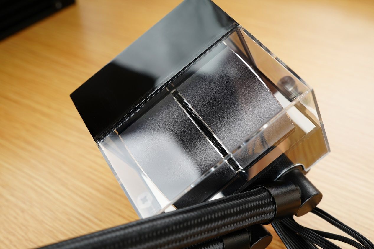 它就是目前最帅的水冷散热器，超频三DS360一体式水冷评测