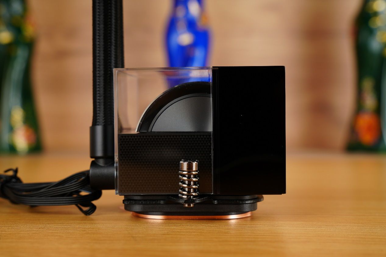 它就是目前最帅的水冷散热器，超频三DS360一体式水冷评测