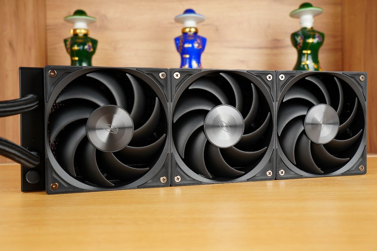 它就是目前最帅的水冷散热器，超频三DS360一体式水冷评测